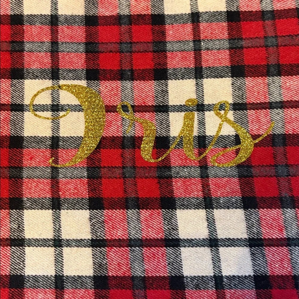 Toiletry or cosmetics bag in plaid with gold lettering NWOT 9 by 12 inches